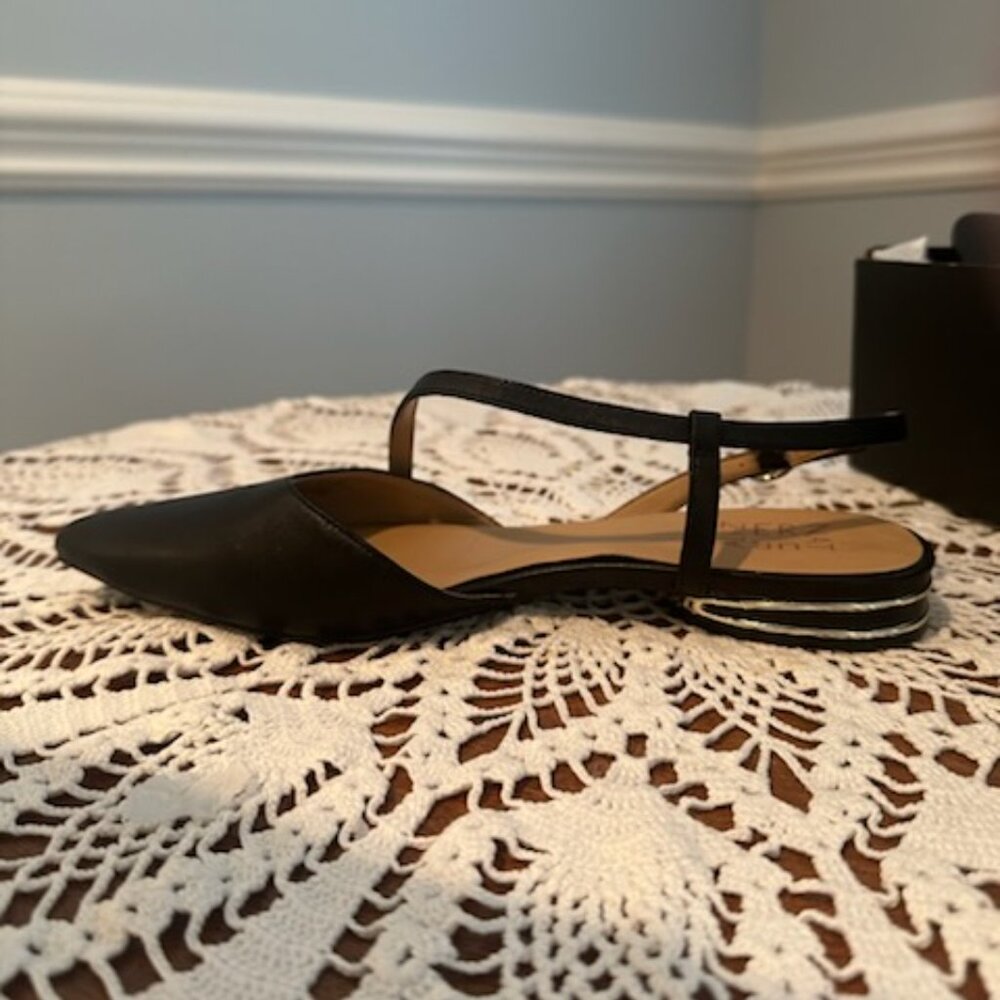 Naturalizer "Hawaii" Pointy-toe slingbacks